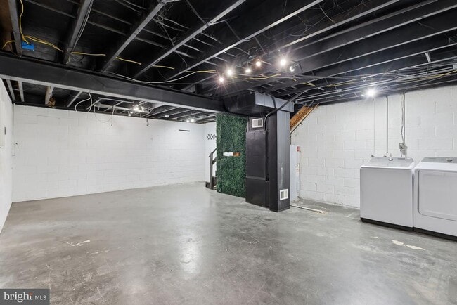 Building Photo - 405 Willow Lawn Dr