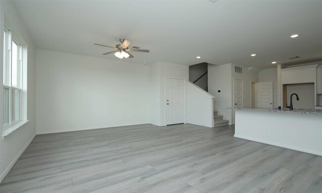 Building Photo - 1530 Revolution Way