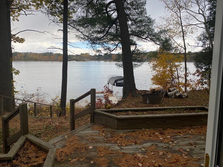 Primary Photo - 1431 Lake Dr