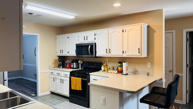 Building Photo - 244 Bradford Ridge Cove