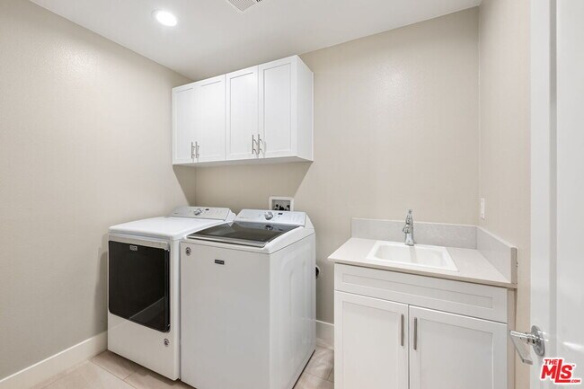 Building Photo - 4416 Paxton Pl