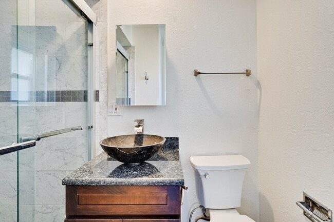 Building Photo - Updated 3BR/2BA Home with Great Schools and Convenient Location