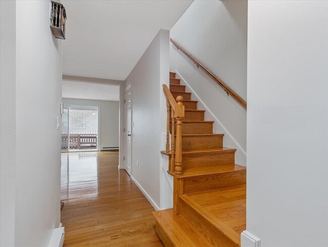 Building Photo - 324 Union St