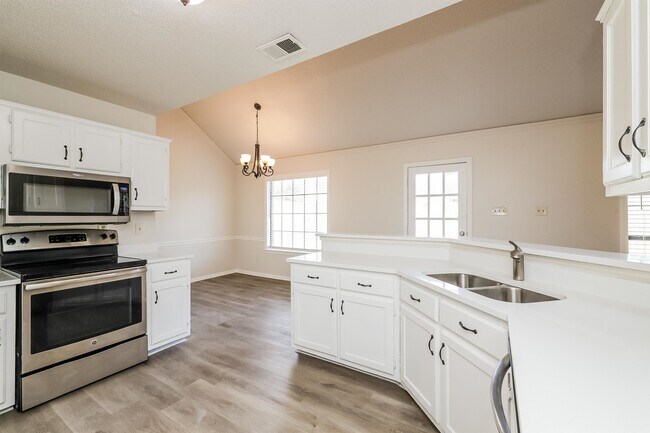 Building Photo - 7325 English Cove