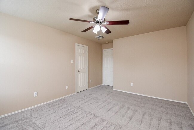 Building Photo - 9602 Siano Pines Dr