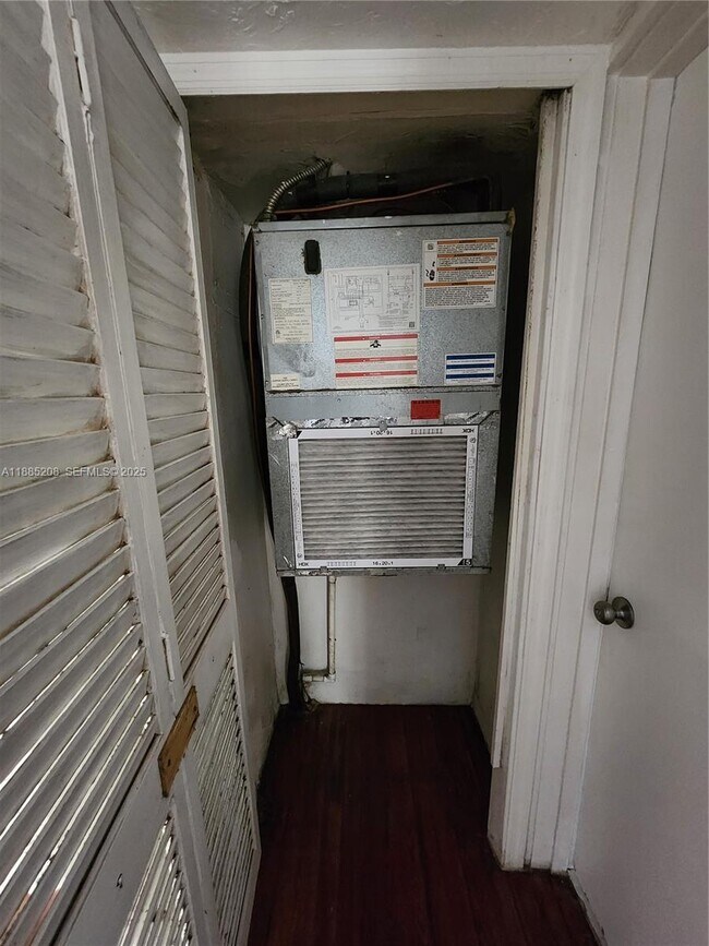 Building Photo - 315 Eucalyptus St