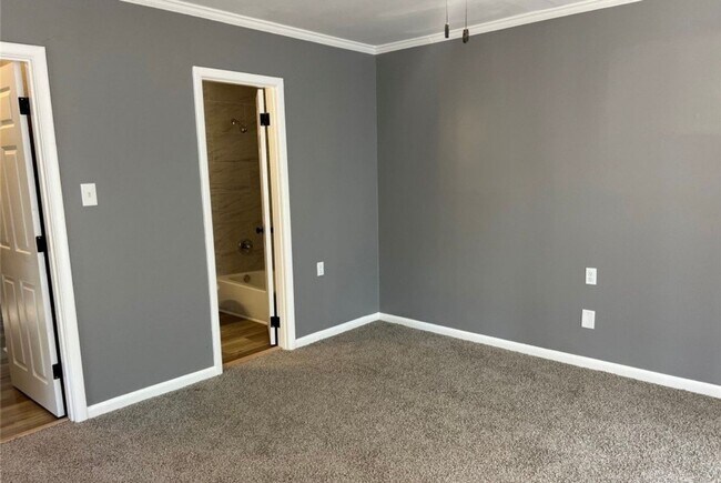 Building Photo - 4 Bedrooms | 2 Bathrooms | Section 8 Friendly