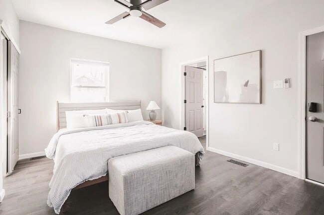 Building Photo - Private Unfurnished Single Family Home In ...