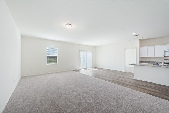 Building Photo - 6310 Highland Bnd Dr