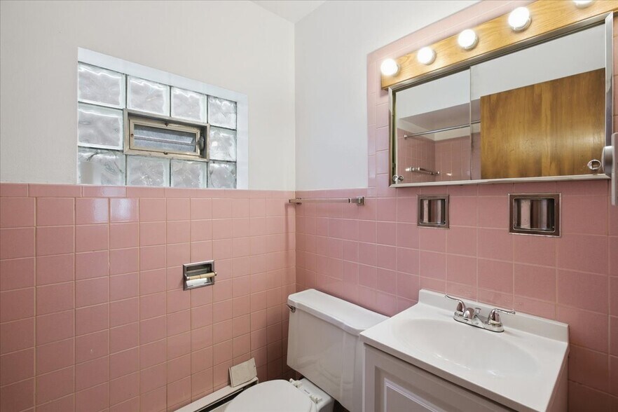 Building Photo - 6206 W 64th Pl