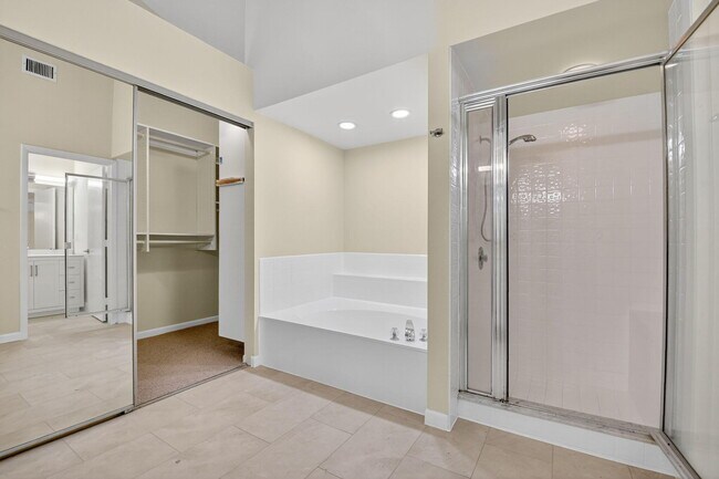 Building Photo - 8081 Cassia Dr