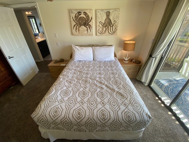 Building Photo - 3401 E Debazan Ave