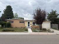Building Photo - House For Lease