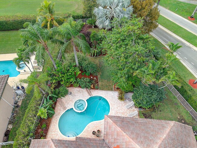 Building Photo - 1012 SW 156th Ave