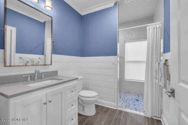 Building Photo - 102 4th Ave