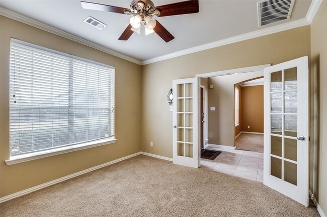 Building Photo - 917 Ozark Dr