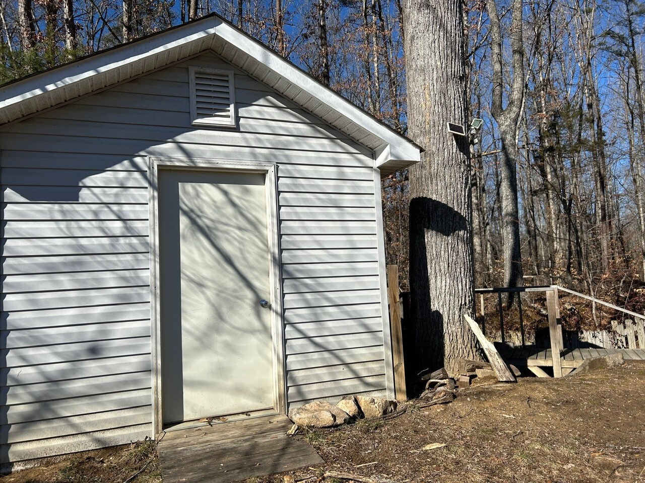 Additional storage out back - 4505 Garden Club St