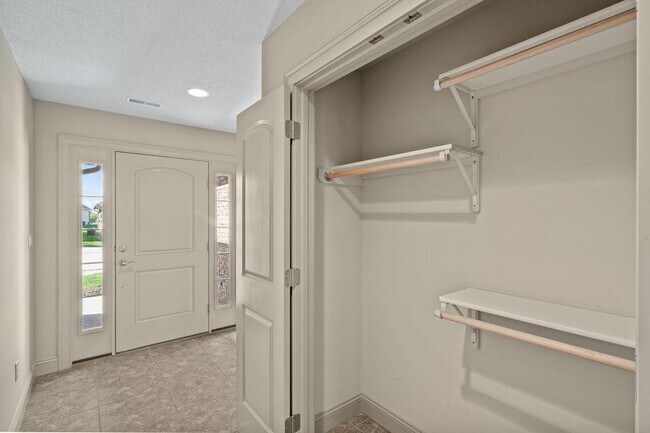 Building Photo - 1811 Trellis Ln