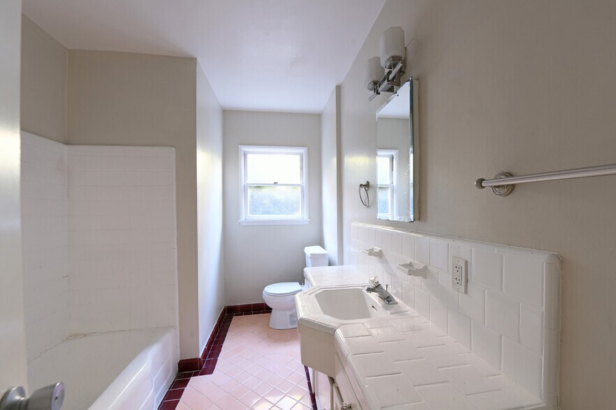 Building Photo - 11061 Ohio Ave