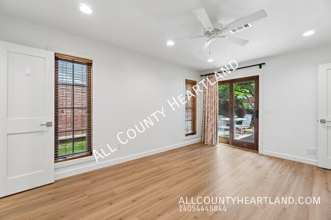 Building Photo - 9009 N May Ave