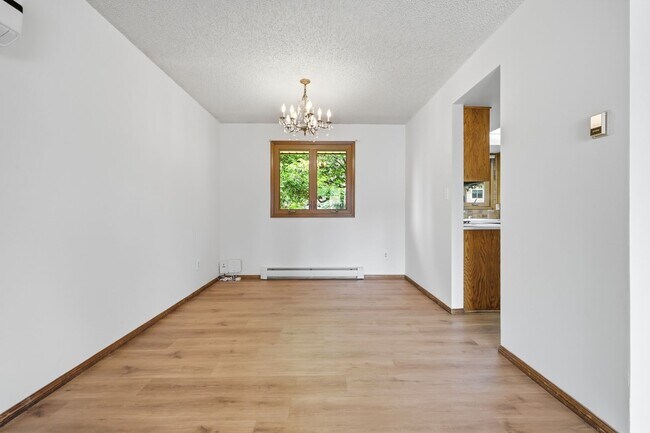 Building Photo - 7573 Lee Dr