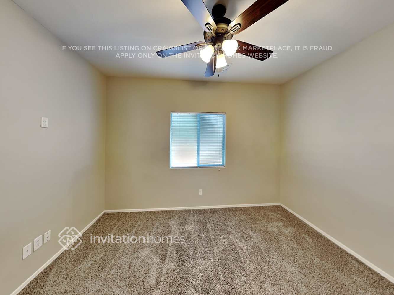 Building Photo - 686 E Payton St