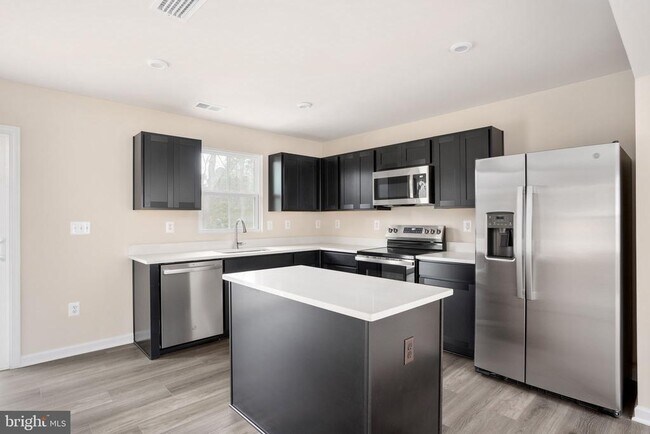 Building Photo - 7263 Congressional Cir