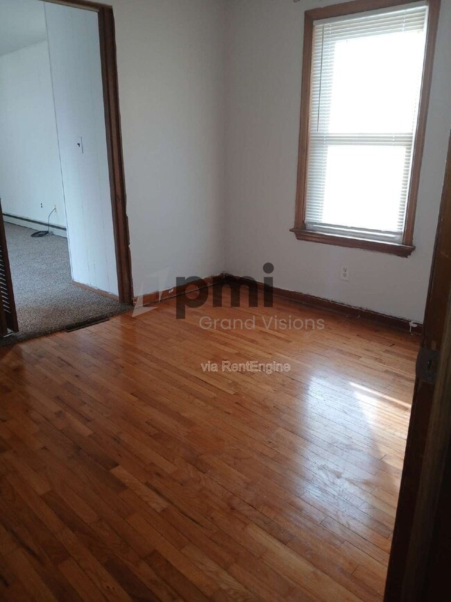 Building Photo - 1404 S 6th St