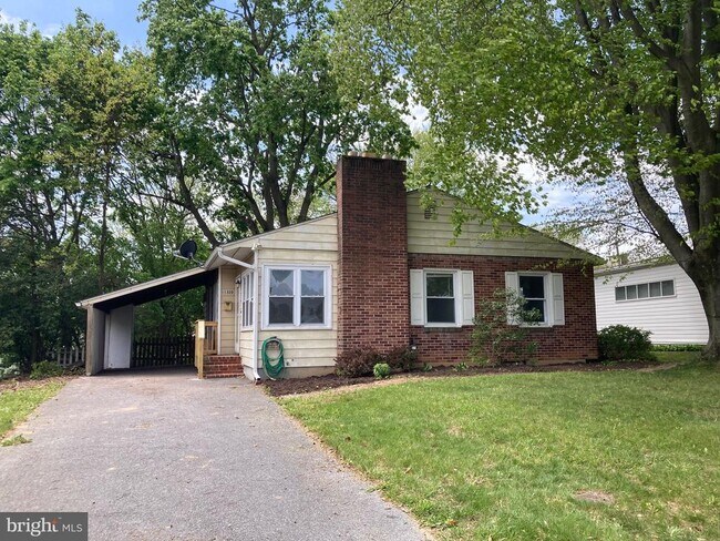 Building Photo - 11320 Greenberry Rd