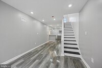 Building Photo - 1904 N Leithgow St