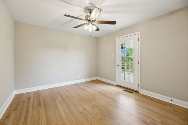 Building Photo - Sango Beauty With Finished Basement!