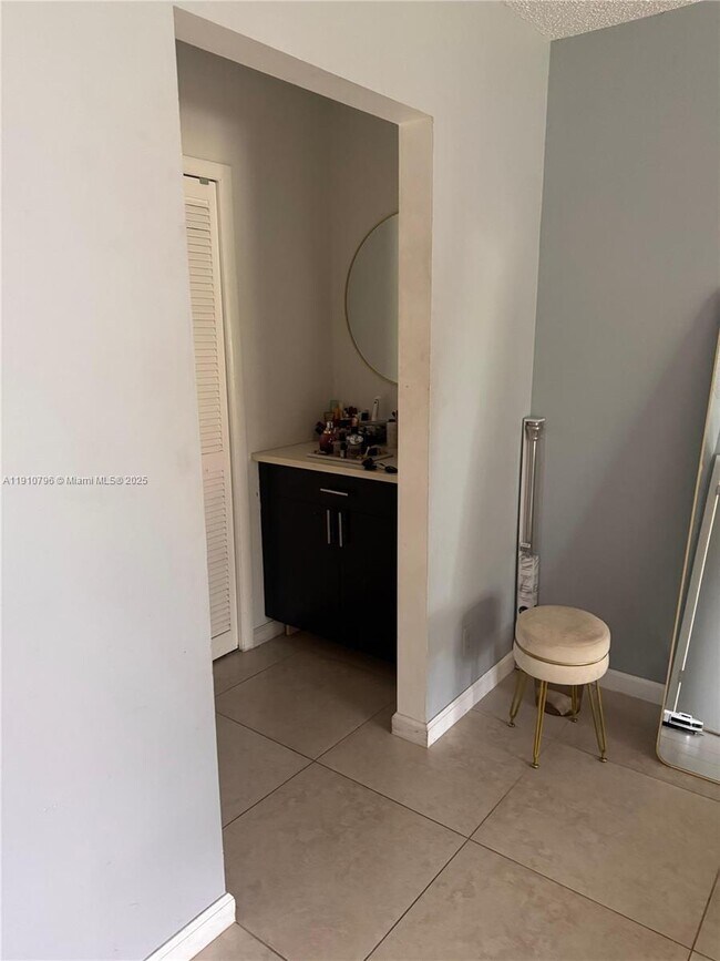 Building Photo - 4124 NW 88th Ave