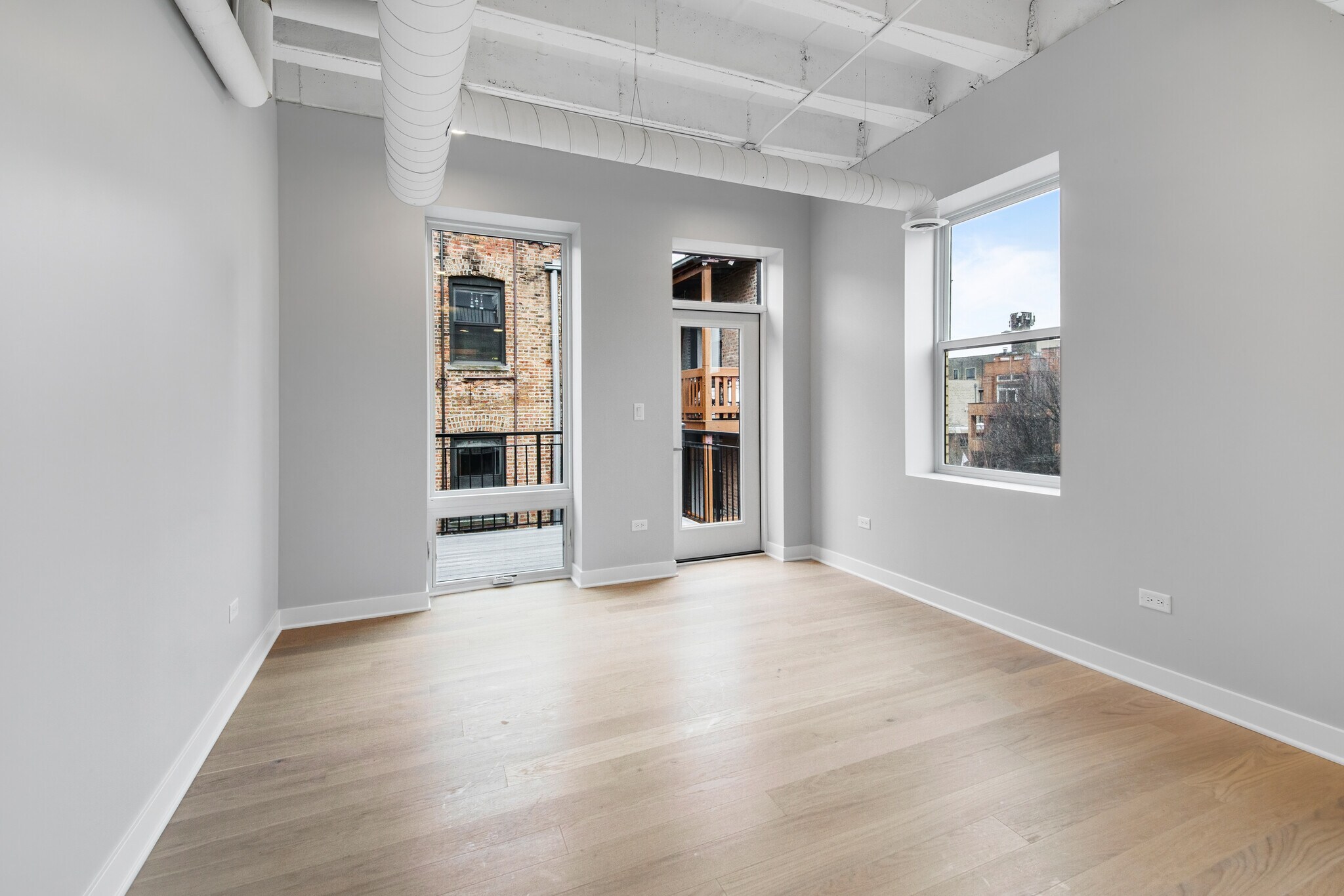 Building Photo - 4626 N Ashland Ave