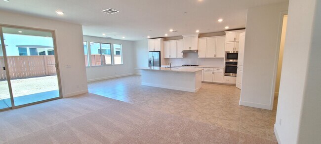 Building Photo - Luxury home in Springlake in Woodland