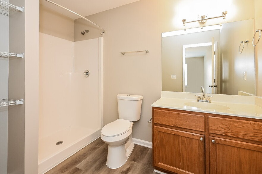 Building Photo - 313 Village Chase