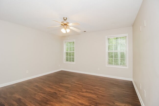 Building Photo - 413 Rosemont Ct