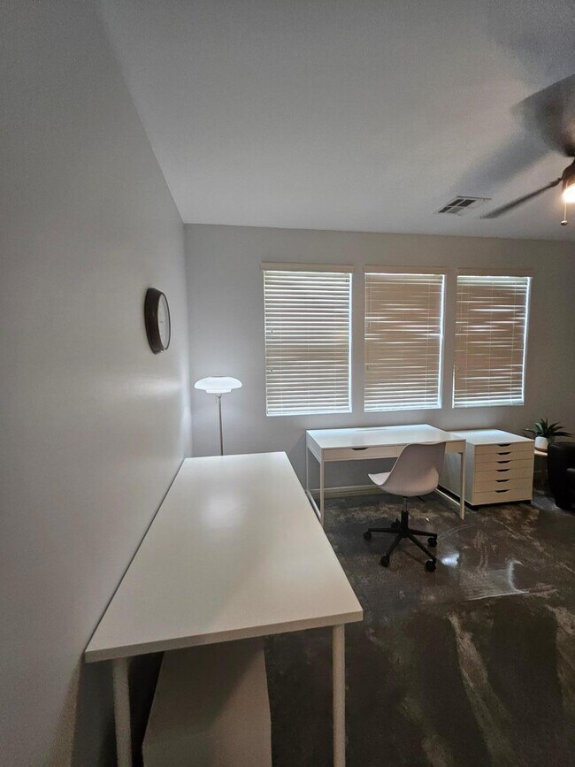 Building Photo - 29718 N 121st Dr