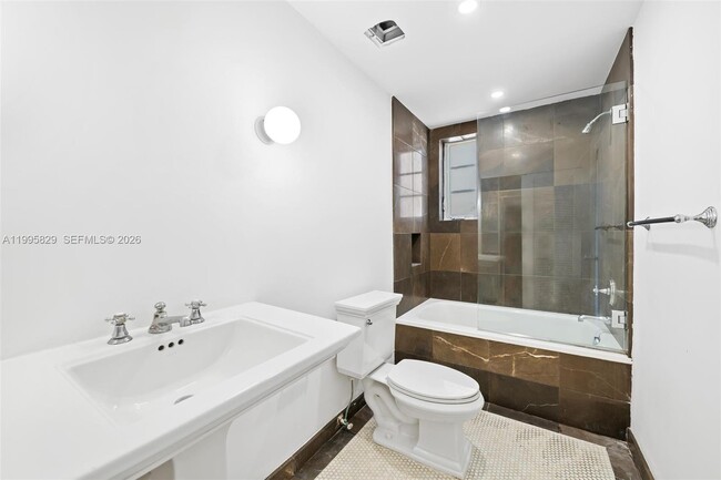 Building Photo - 1545 Meridian Ave