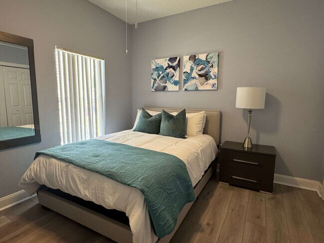 Building Photo - 4735 Vero Beach Pl