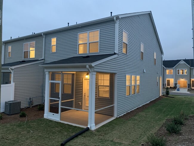 Building Photo - 1003 Gemma Dr