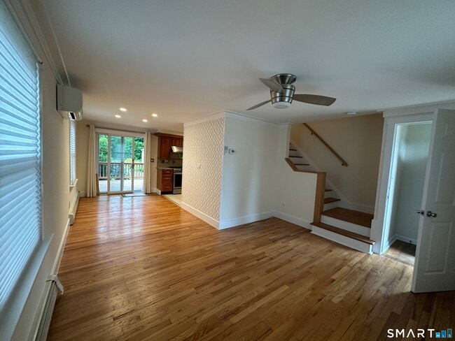 Building Photo - 424 Rockwell Ave