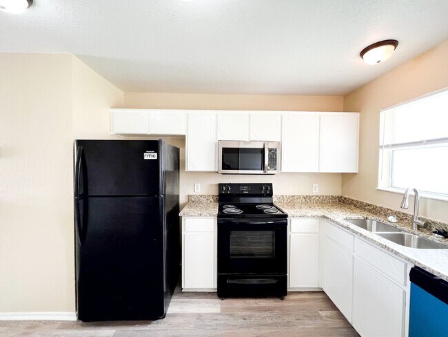 Building Photo - 4501 Jeff Scott Dr