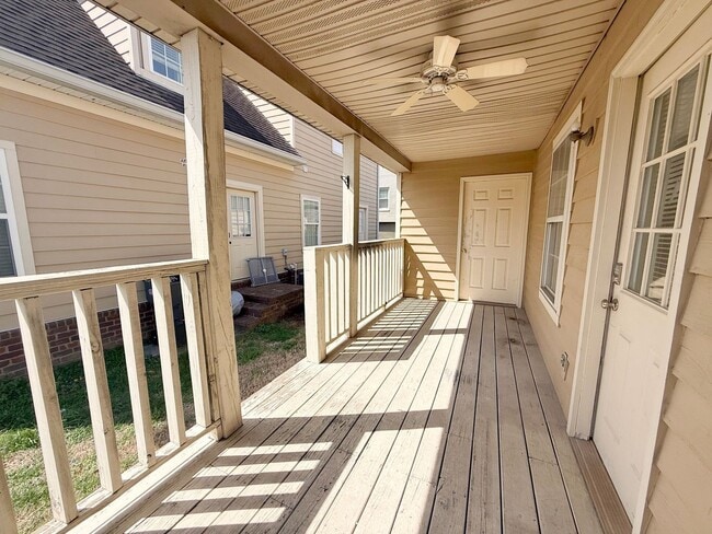 Building Photo - 430 W Stevens St