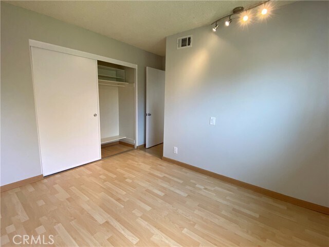 Building Photo - 1555 W 187th St