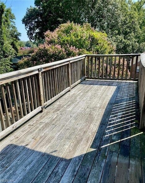 Building Photo - 614 Dune St