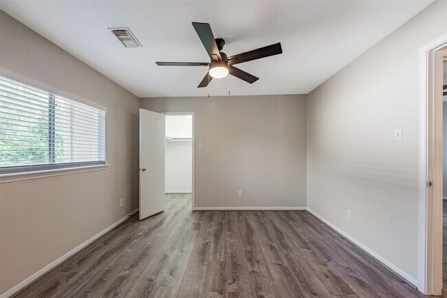 Building Photo - 5115 Cherrywood Ct