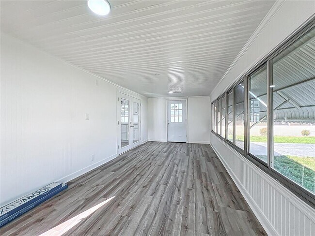 Building Photo - 140 Orangewood Dr