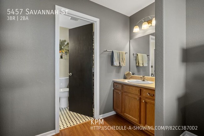 Building Photo - 3 BED | 2 BATH | TOWNHOME | SINGLE GARAGE ...