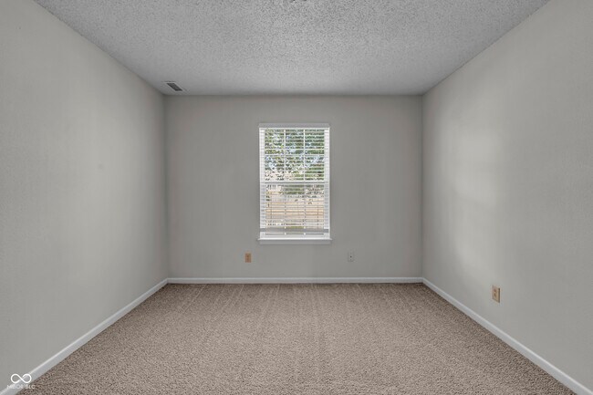 Building Photo - 10187 Hatherley Way