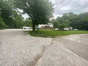 Building Photo - 1226 Parkview Dr